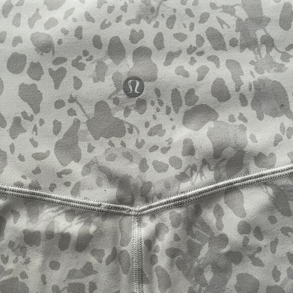 Lululemon Align High-Rise Short 6” Cheetah Camo Antique White Multi Size 16-EUC - Picture 5 of 7